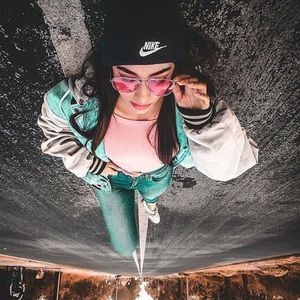 Meet your Posher, Chloe